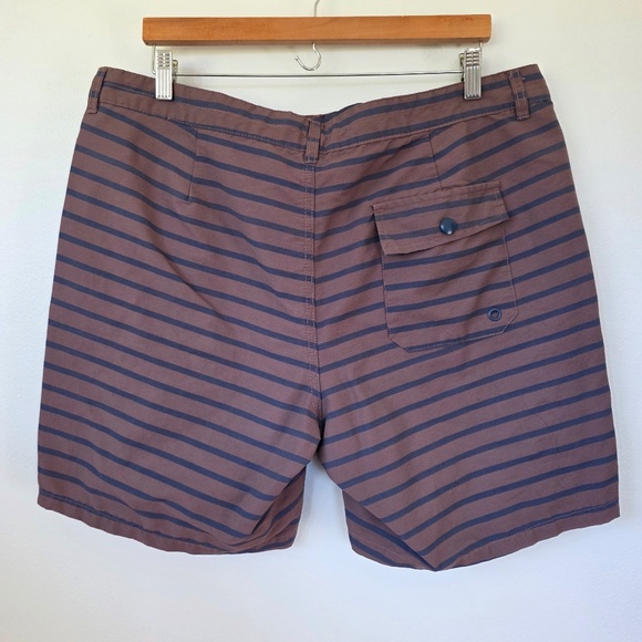 LL Bean Men's Striped Hybrid Swim Shorts Slim Straight Fit - 38 - Picture 3 of 7